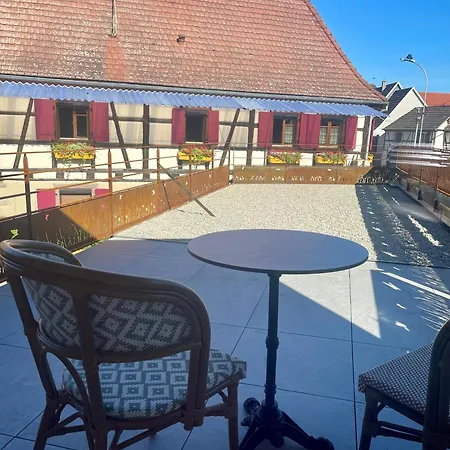 Duplex Rénové Avec Terrasse Privative à 10 Mm De Colmar Et Eguisheim, à 2 Mm Du Grand Axe Autoroutier Strasbourg Mulhouse *