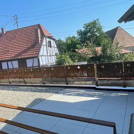 Duplex Rénové Avec Terrasse Privative à 10 Mm De Colmar Et Eguisheim, à 2 Mm Du Grand Axe Autoroutier Strasbourg Mulhouse Apartamento